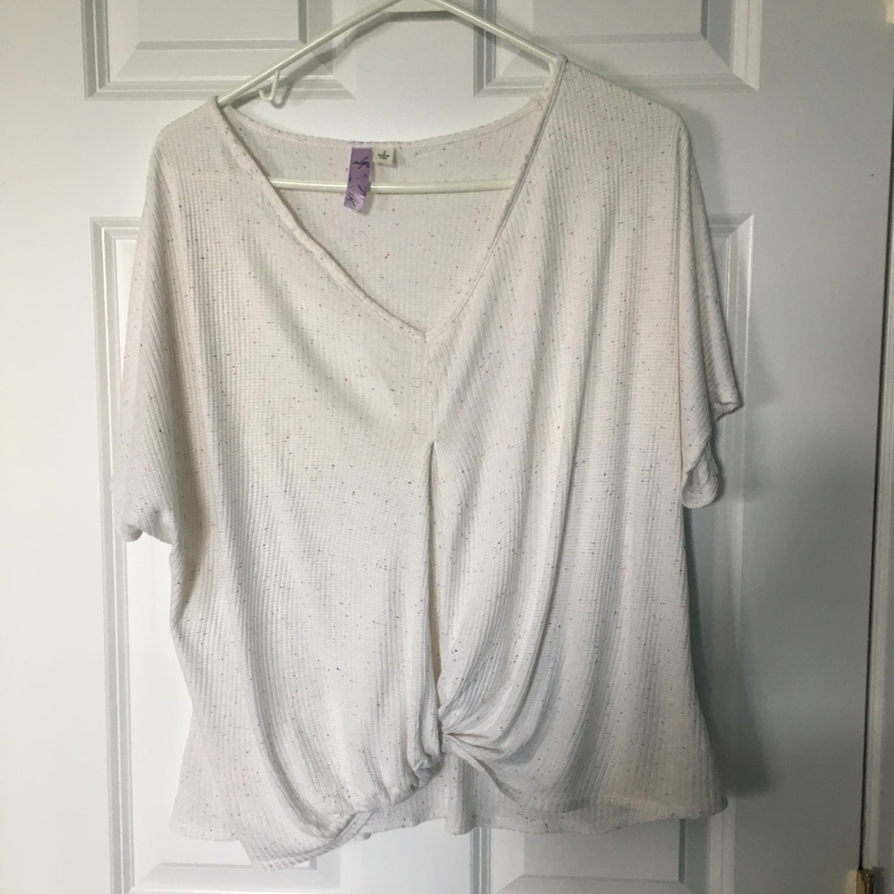 Francesca’s colorful white knot top